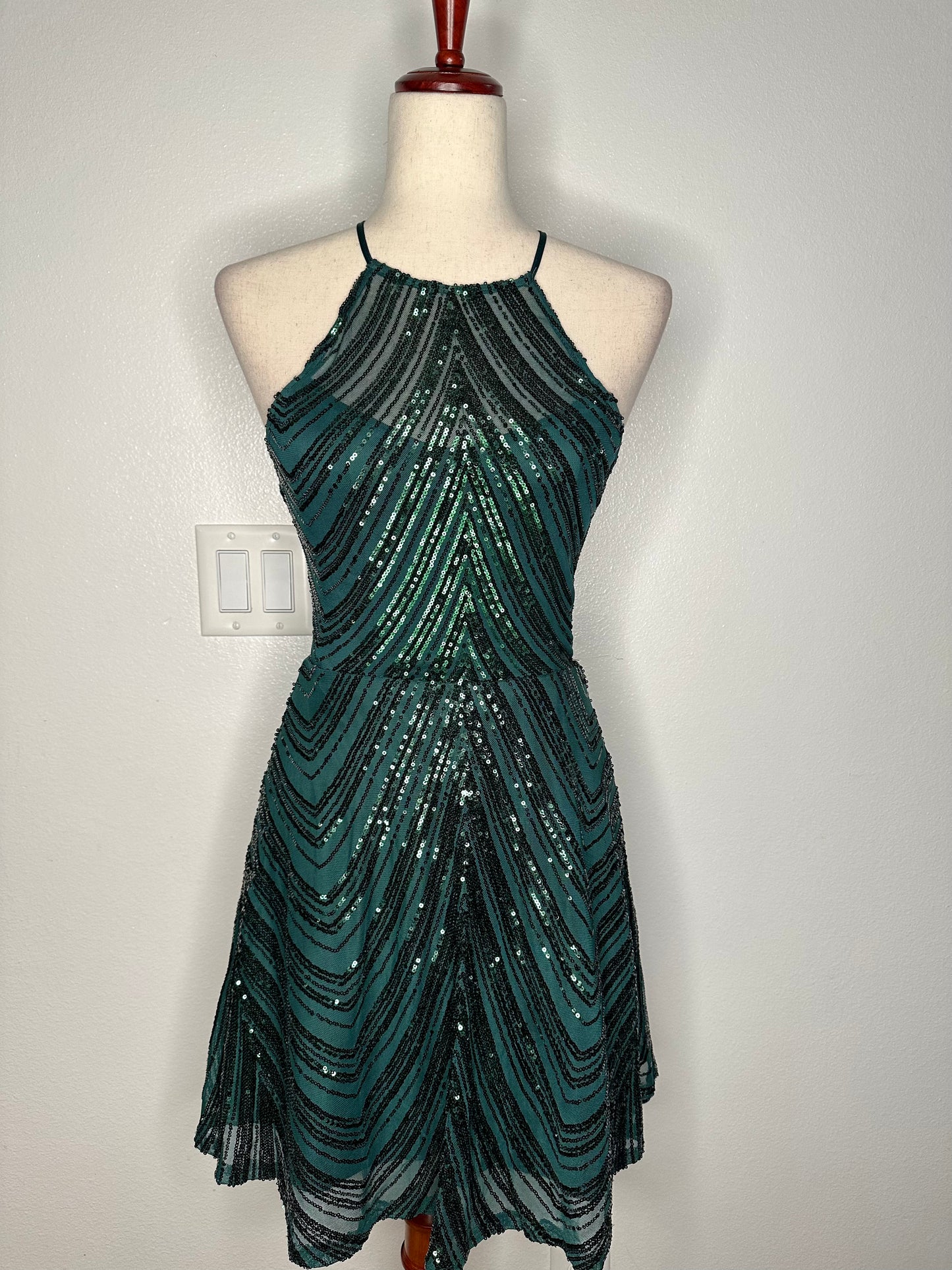 Woman’s sequined mini dress Color Green